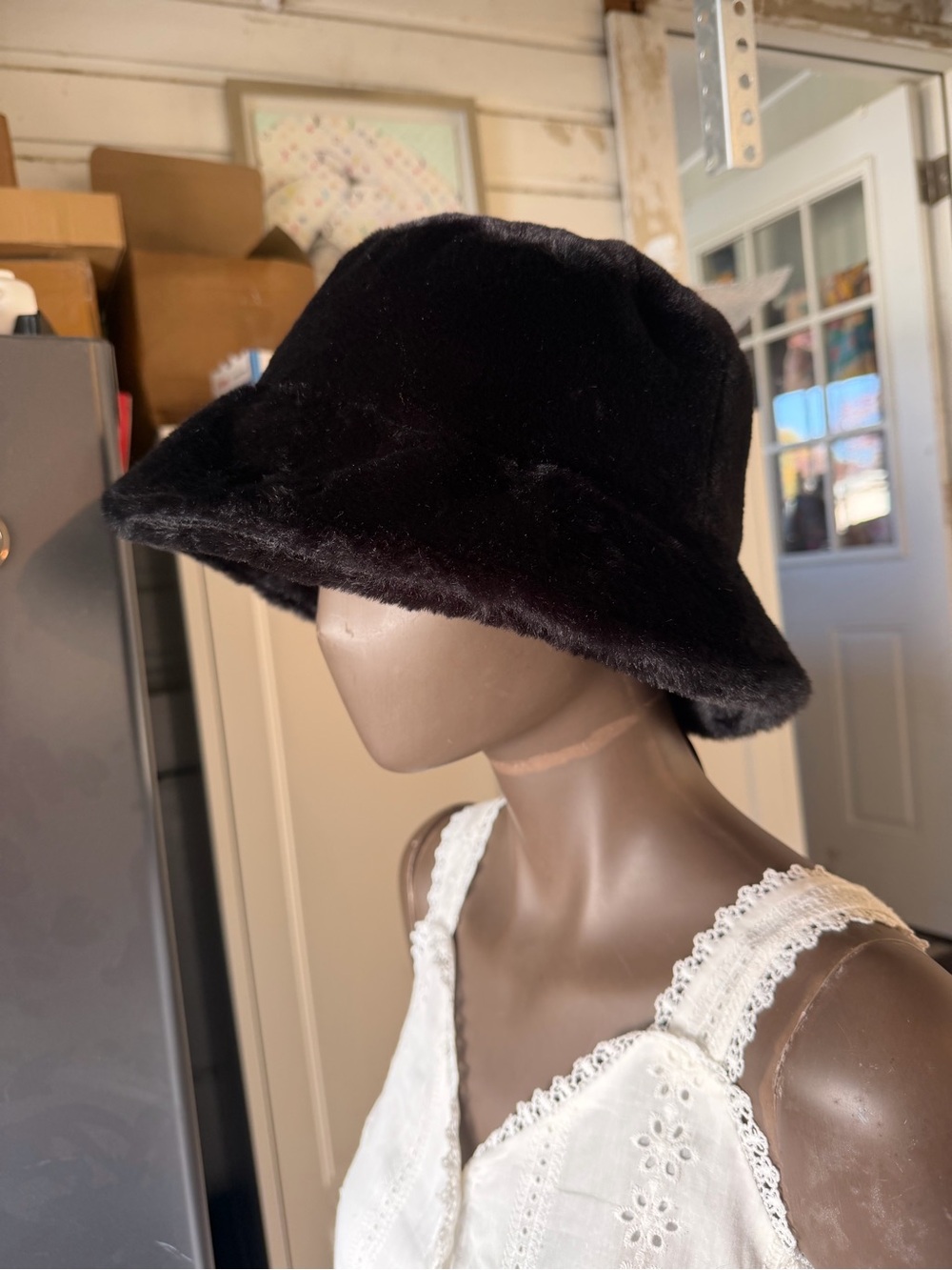 NWT Sprigs Reversible Faux Fur Sherpa Bucket Hat Black One Size Winter Y2K